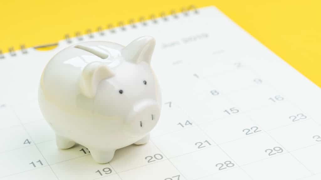 piggy bank on calendar