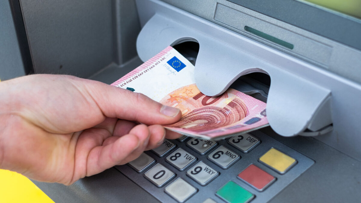 atm dispensing Euros